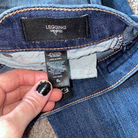 Express Jeans Mid Rise Jean Leggings Size 0 Short - Picture 8 of 8
